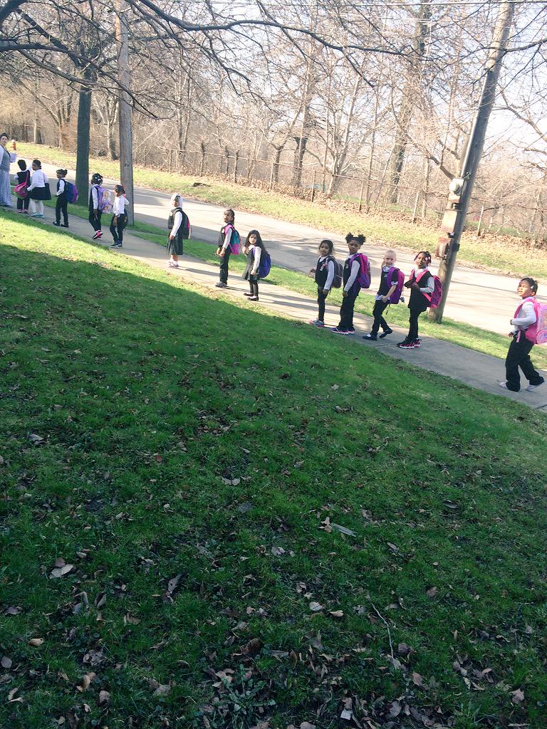 CCPKinderTeach's tweet photo. We really enjoyed those couple of warm days in kindergarten!! #icanschools http://t.co/SxyY2xEbg0