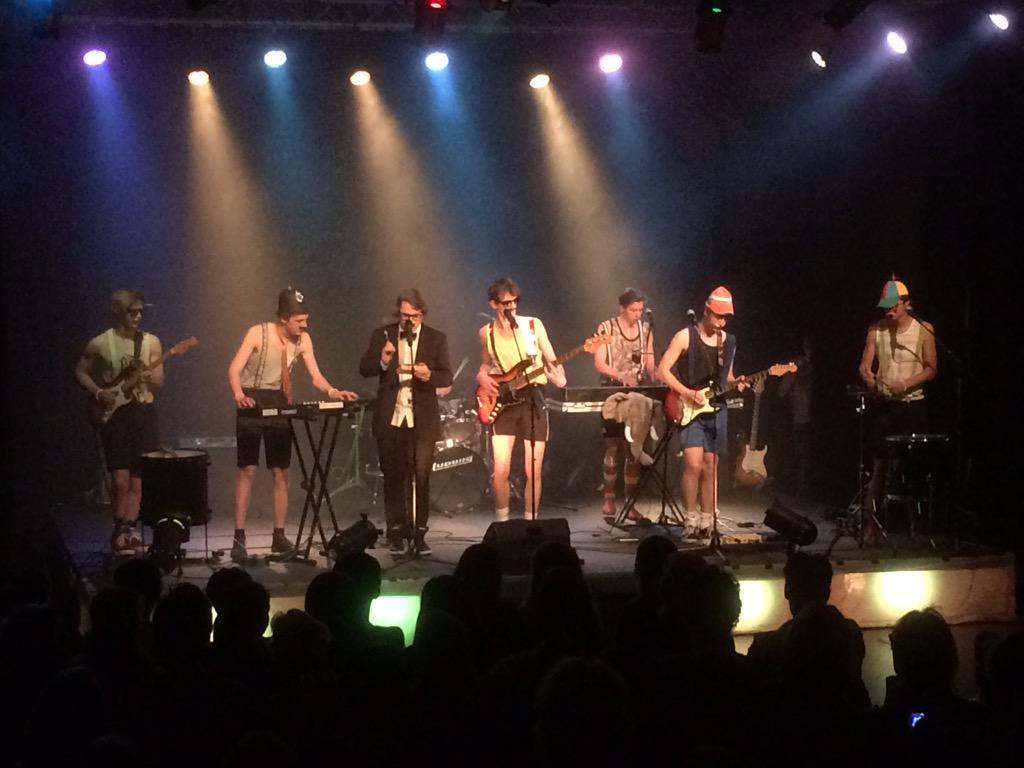OpenbaarLyceum's tweet photo. Dion and the Sunshineband trad voor de laatste keer op, liet het publiek dansen en won de publieksprijs! http://t.co/31mnzcrbKG