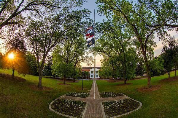 hayleymckinstry's tweet photo. Together, we stand strong #GSUStrong #EagleNation http://t.co/iWVrls1AIU