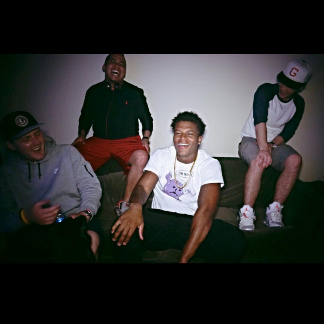 MusicXgenius's tweet photo. Making Moves &amp; Memories At The Same Time @joey_bourque  @evanrichism @theofficialhemi @joey_bourque http://t.co/ipzzcE2IEH