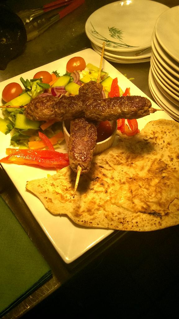 fatarys's tweet photo. Lamb kofta kebab sweet chilli dip flat bread and an onion salad tonights special http://t.co/eWJZKee4kh