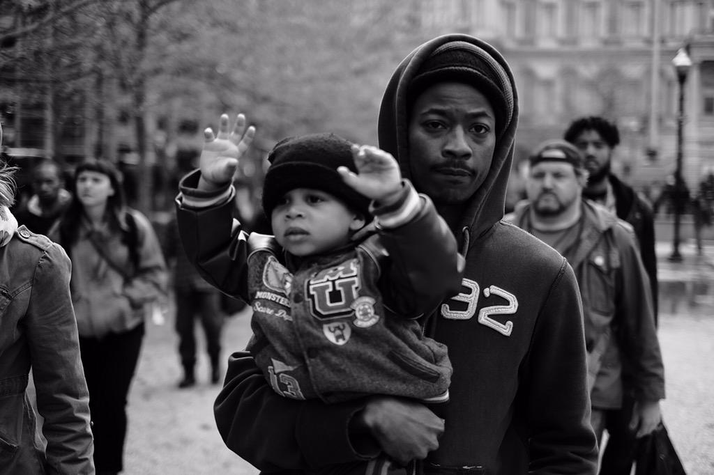 byDVNLLN's tweet photo. Fighting for the future ::::  #ripfreddiegray #blacklivesmatter #Baltimore ::: #DVNLLN http://t.co/7tGxoHUos8