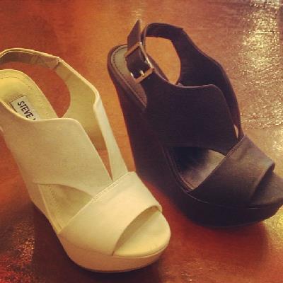 ShoppesatCP's tweet photo. #SteveMadden wedges at @DivazGCC Grand Central Clothing in the #ShoppesatCP! #LetsShoppe #shoeaddict http://t.co/k8cbcWwlOW