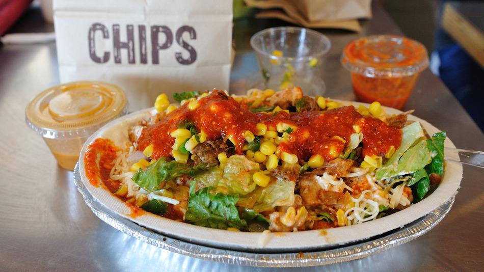 digitalmediaix's tweet photo. It's official! @ChipotleTweets is now delivering! #ChipotleDelivery http://t.co/knu4lthlL1 http://t.co/ZQKbUBi36x