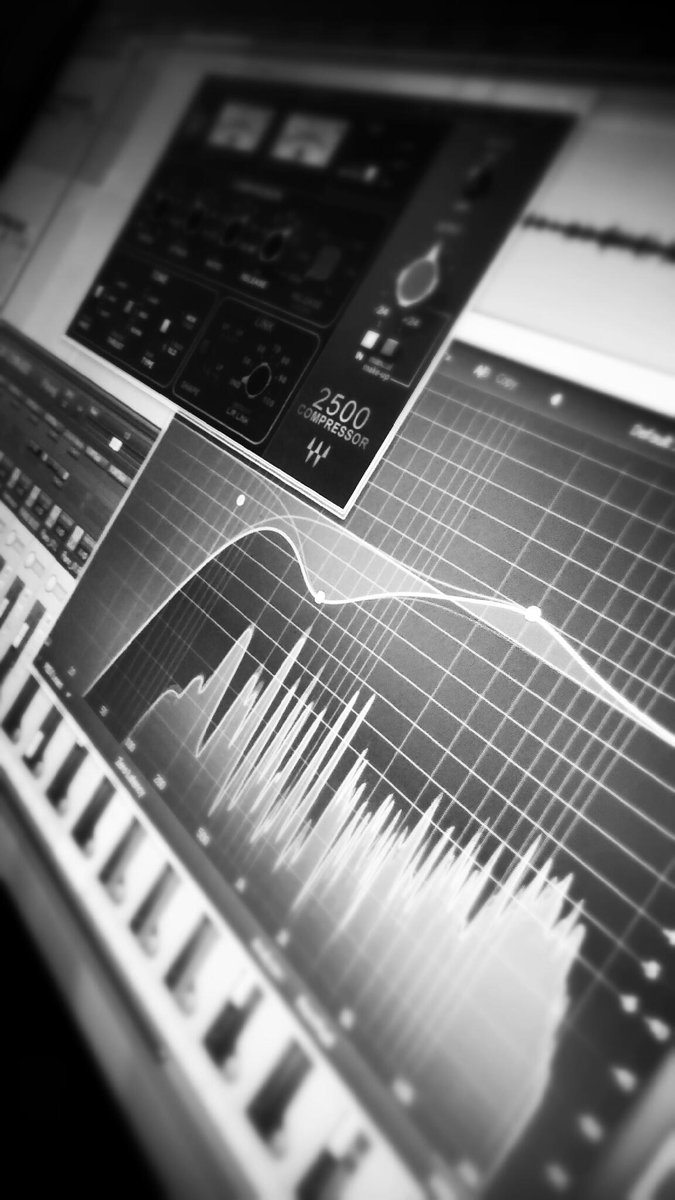 blstudio_12's tweet photo. Terminando las mezclas de #BLU pronto saleeeee!! #BLU #blstudio #mix #reaper http://t.co/Qkaw0X5eDa