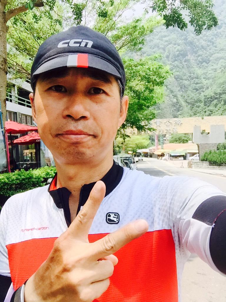 快樂的星期五，適合騎車的天氣，不會很熱～