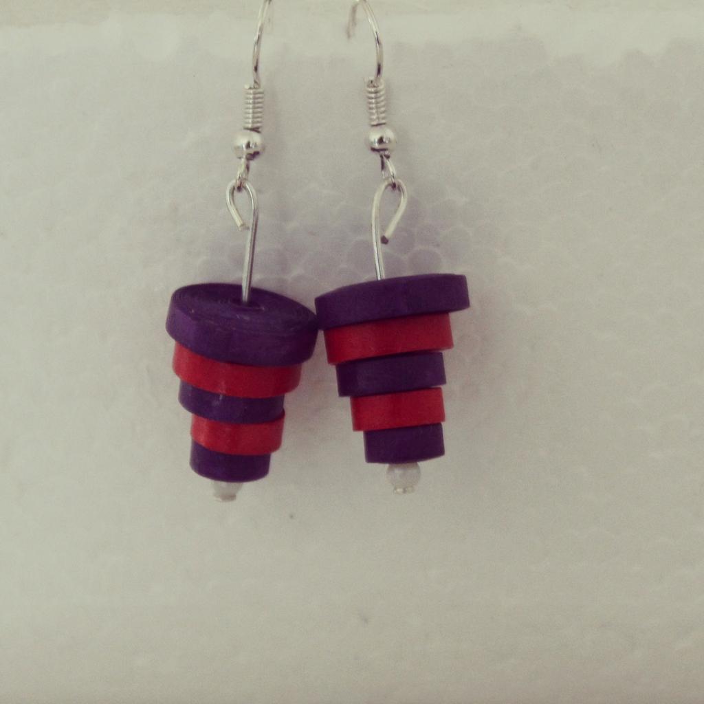 phdesigns_in's tweet photo. Simple #traiditional #earrings made from #quilling #quilled #jewellery #art #handmade #craft https://t.co/hELegTnNMr http://t.co/FqdyJ1UWfu