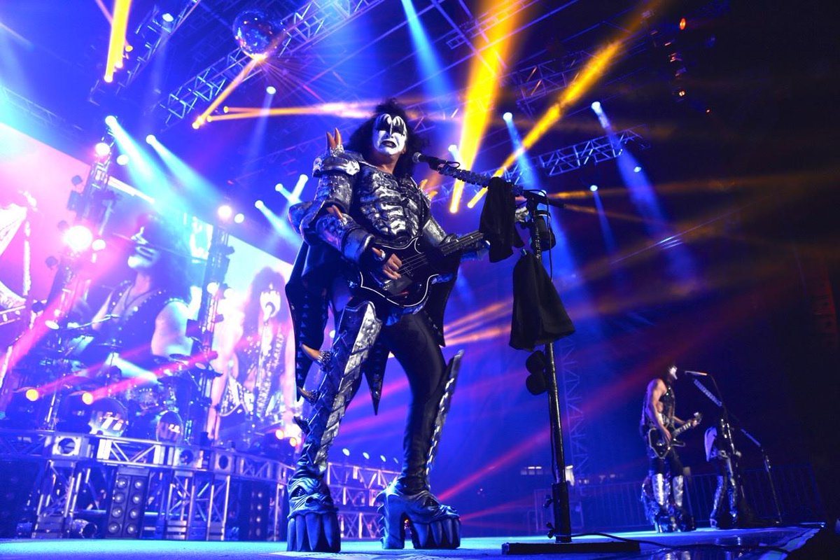 Photo: <a href="/genesimmons/">Gene Simmons</a> in #BeloHorizonte tonight. #KISSemBrazil #KISSemBH #KISSemBeloHorizonte