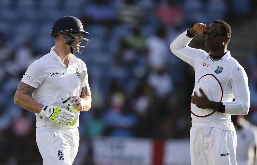 MikeHaysman's tweet photo. Brilliant post dismissal salute from Marlon Samuels to Ben Stokes! The final silent send off act. http://t.co/ZCjxi5dfCn