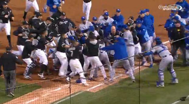 BleacherReport's tweet photo. VIDEO: Benches clear in Royals vs. White Sox and punches are thrown http://t.co/nCqxuaU1Oe http://t.co/BwML5AsJnj