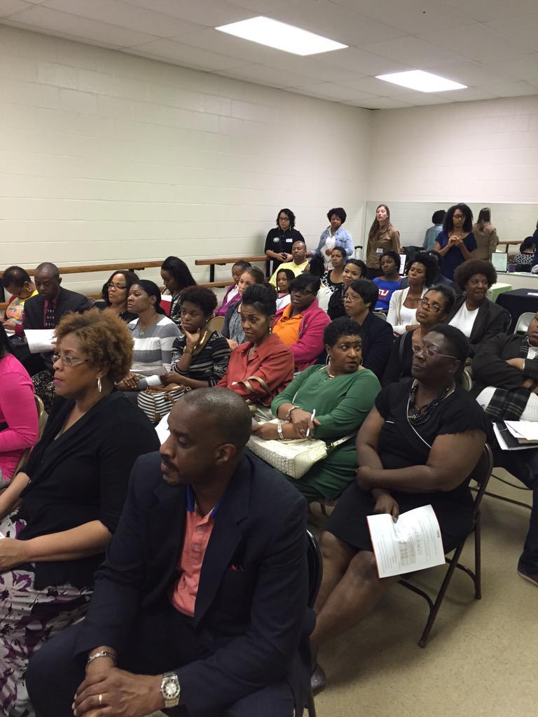 CraftTracie's tweet photo. @TennesseeBAEO parents turn out in Whitehaven to get more information on matching process and their options @ntlBAEO http://t.co/U4Iul9OXuw