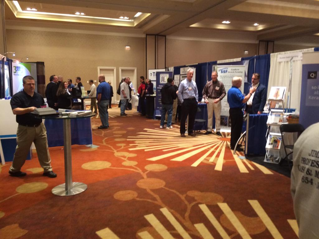 SuburbanGlass's tweet photo. @glassexpos Northeast 15 opened up today! Had the pleasure of meeting some great people. #glg @ggiglass @rebco http://t.co/48lscgYVrG