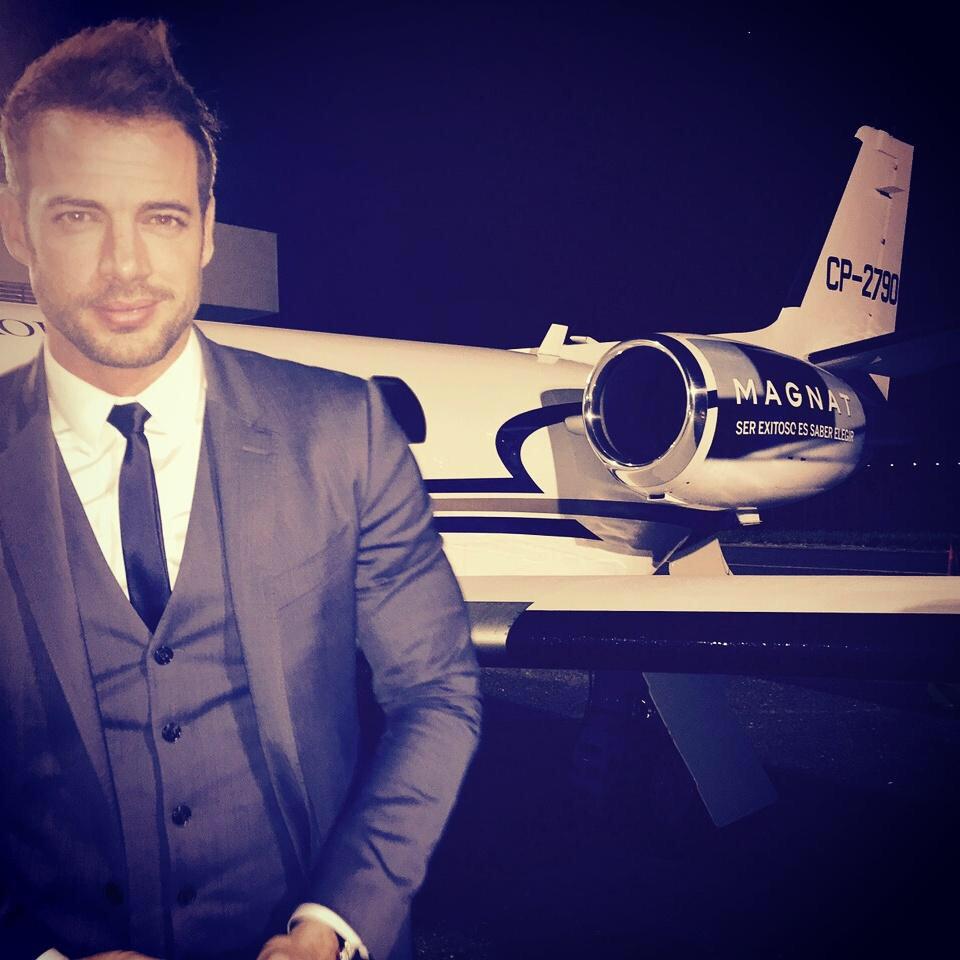 willylevy29's tweet photo. Anoche llegando a Bolivia. #TourMagnat #HombreMagnat @EsikaBelcorp http://t.co/JqhIqJoM4g