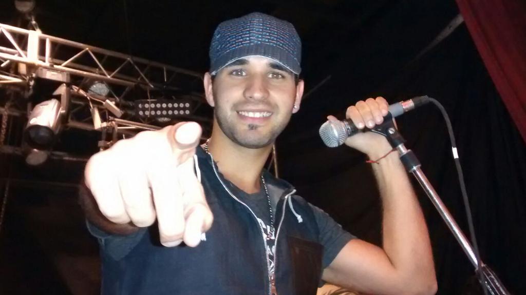 gastonfer19's tweet photo. En el ensayo trulalero. Temas nuevos. se viene con todooo http://t.co/pbGD45iEAw