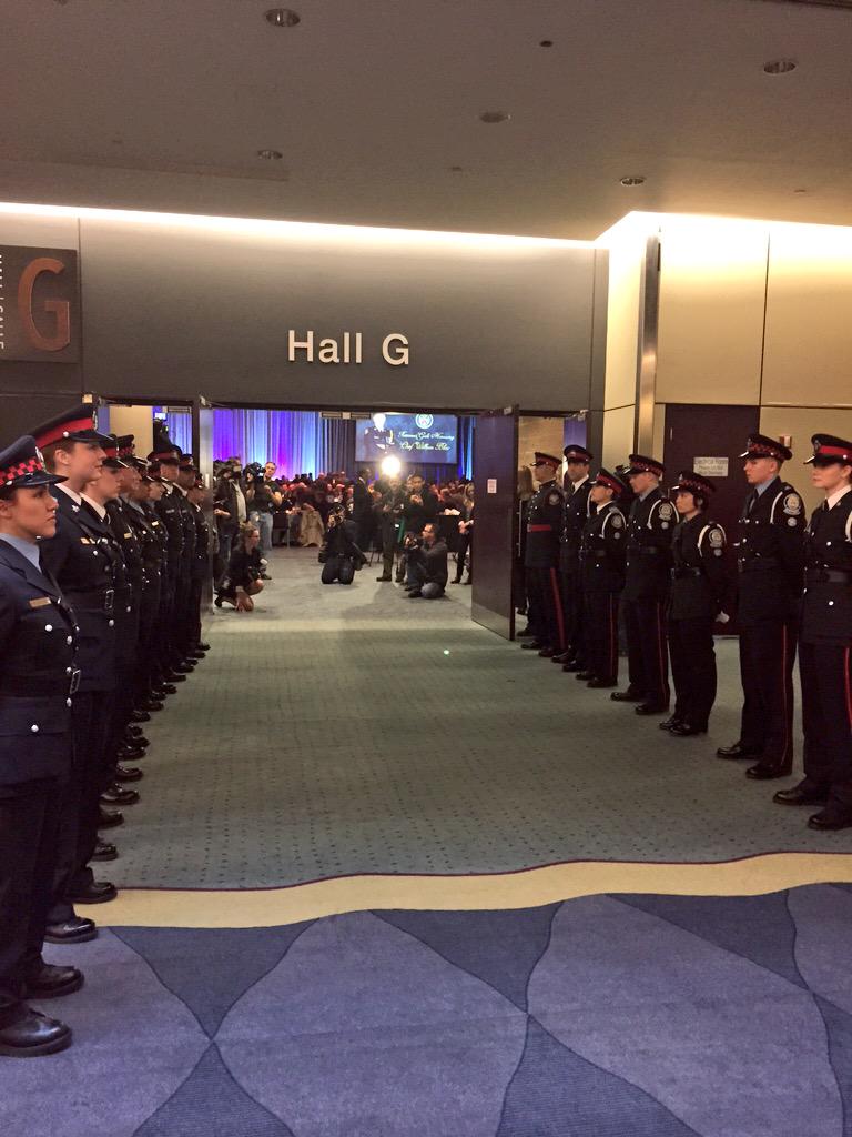 Torontopolicepb's tweet photo. View from the entrance - formed up to Pipe in Chief Blair for last time #ChiefsGala #Headtable @TPSUrkosky http://t.co/4pqQP7jHvp