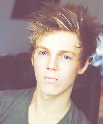 HAPPY 21st BIRTHDAY CASPAR! I LOVE YOU AND YOUR GOOFINESS AROUND THE WORLD AND BACK! HAVE A GREAT DAY   