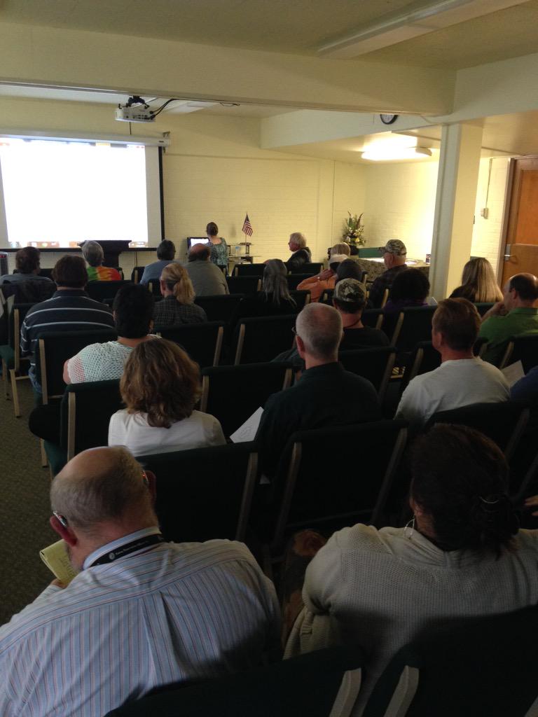 cityoftopeka's tweet photo. We are in Hi Crest tonight kicking off their neighborhood plan. Great turnout! http://t.co/n0qZ8Ep07w