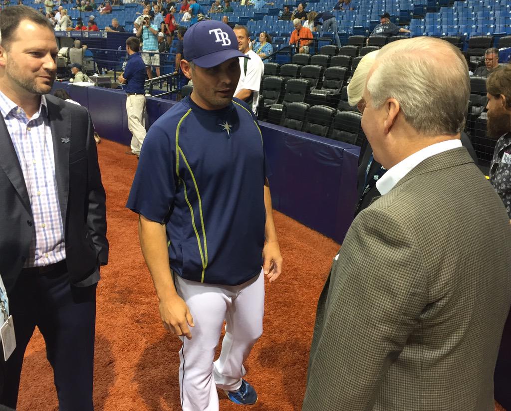 RaysBaseball's tweet photo. After meeting Kevin Cash, Mayor @BobBuckhorn showed off his fastball for a ceremonial first-pitch strike. http://t.co/rnRP1ghyfA