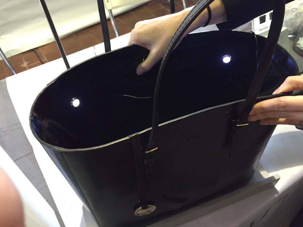 MaaS_Appeal's tweet photo. Tech meets high fashion @NYTechDay This leather purse has two USB ports, 4 LED lights, and hidden storage @LeohtWT http://t.co/BmLQMjmLTb