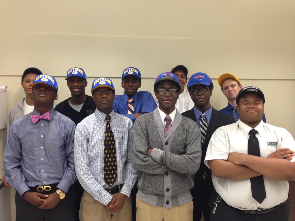 CollegeTrackNO's tweet photo. College Bound! @collegetrack @_CollegeSuccess http://t.co/WSZBolhhFh