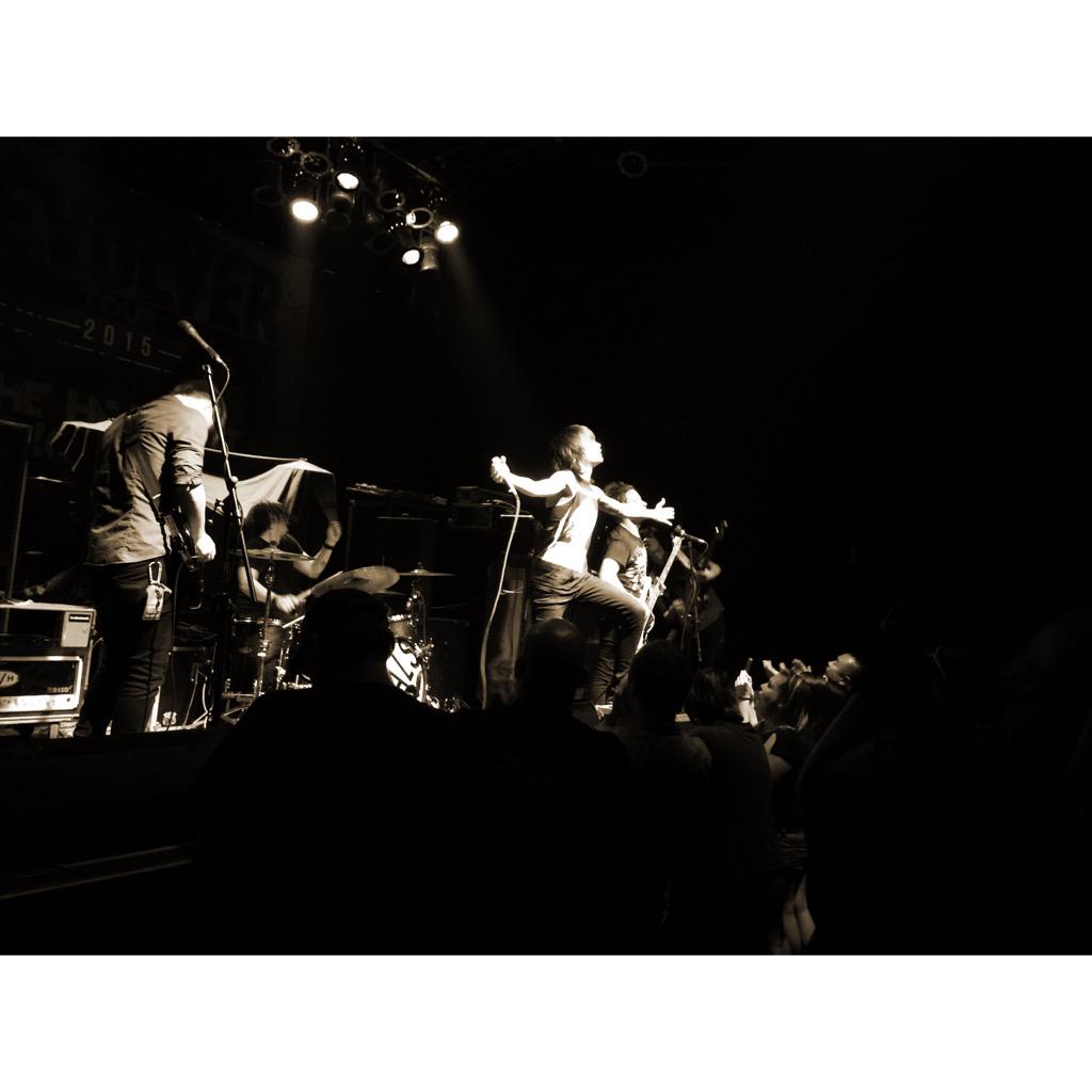 ShaePadilla's tweet image. I get to tour with some rad bands. Here's one of my new favorites, @fitforrivals killing it 💪🏻💪🏻 @hcihrtour