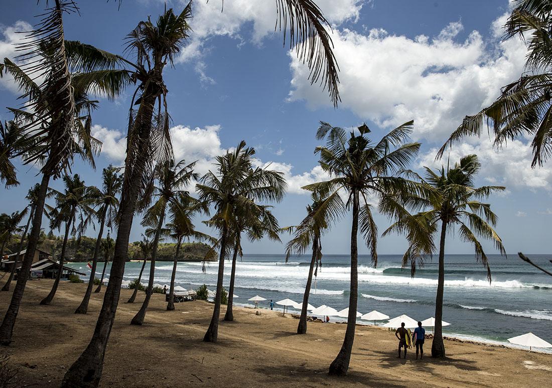 Surfer's tweet photo. Photo of the Day: Bali, Indonesia. Photo: Childs http://t.co/oDF2RNtWaM