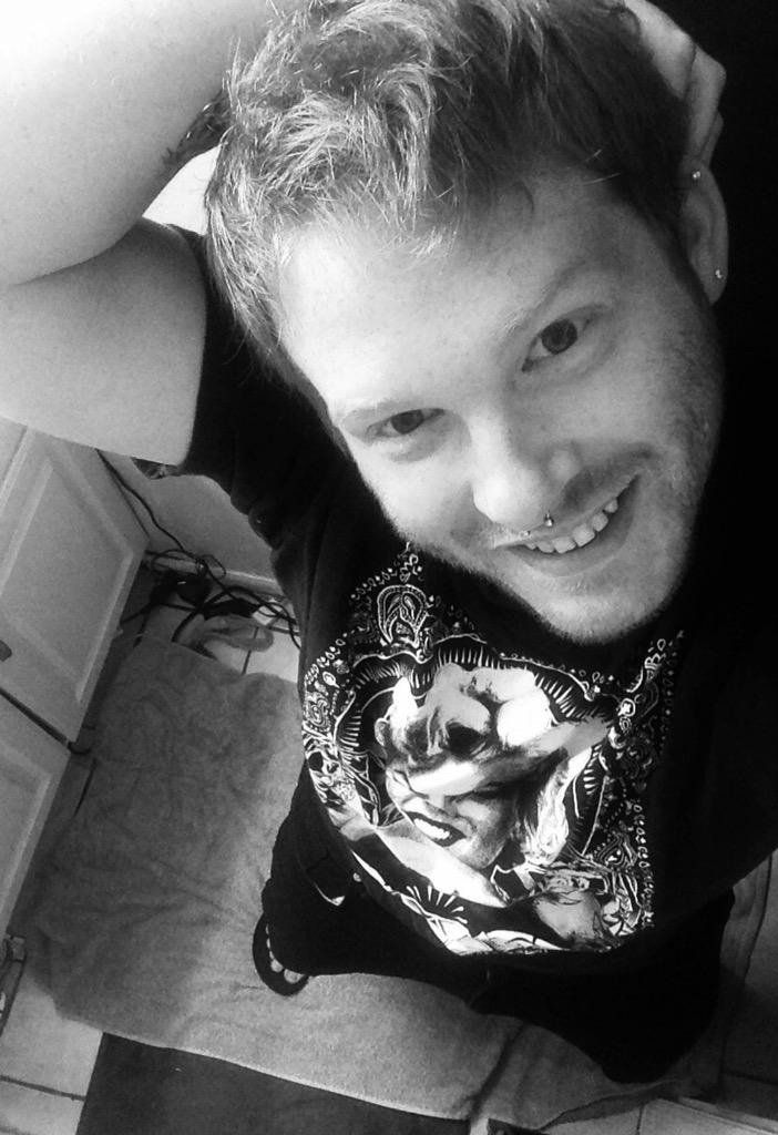MarkSkott's tweet photo. Working out is one of the best accomplishments #tryit #30days #gay #gayboy #gayboys #gaymen #gingergay http://t.co/vTcdfhT9IT