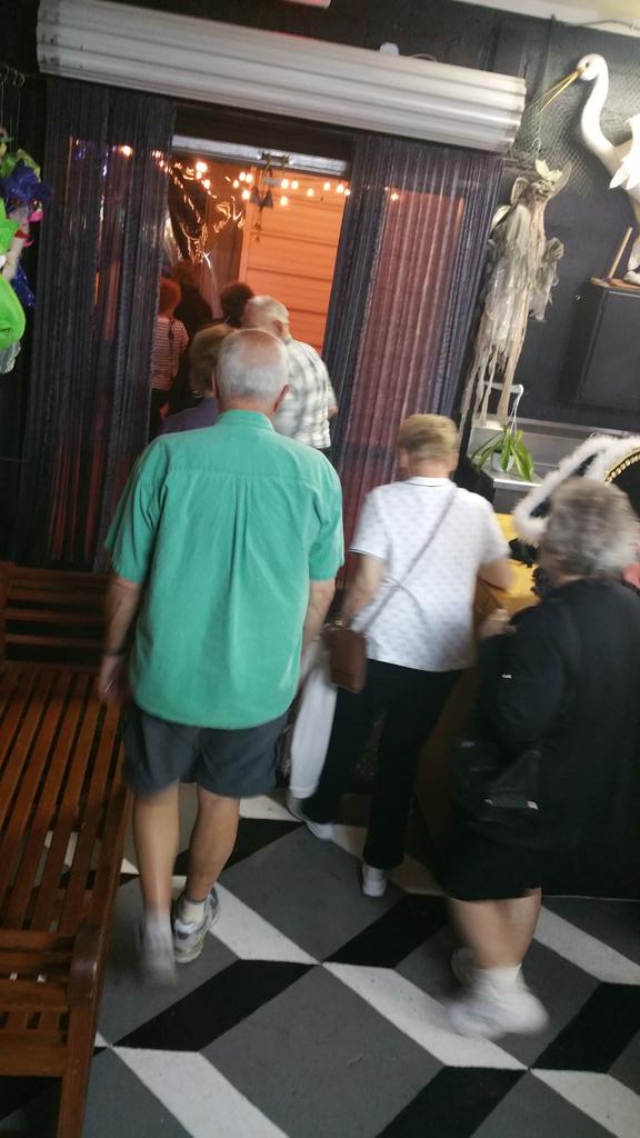 Puppet_People's tweet photo. In the theatrw now! http://t.co/yyoI4Mlkii