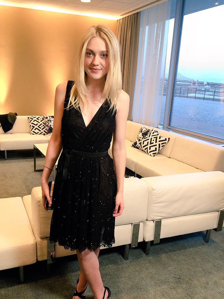 DVF's tweet photo. Dakota Fanning arrives to present this year's People's Voice Award. #DVFAwards http://t.co/b2KJXnBqkZ