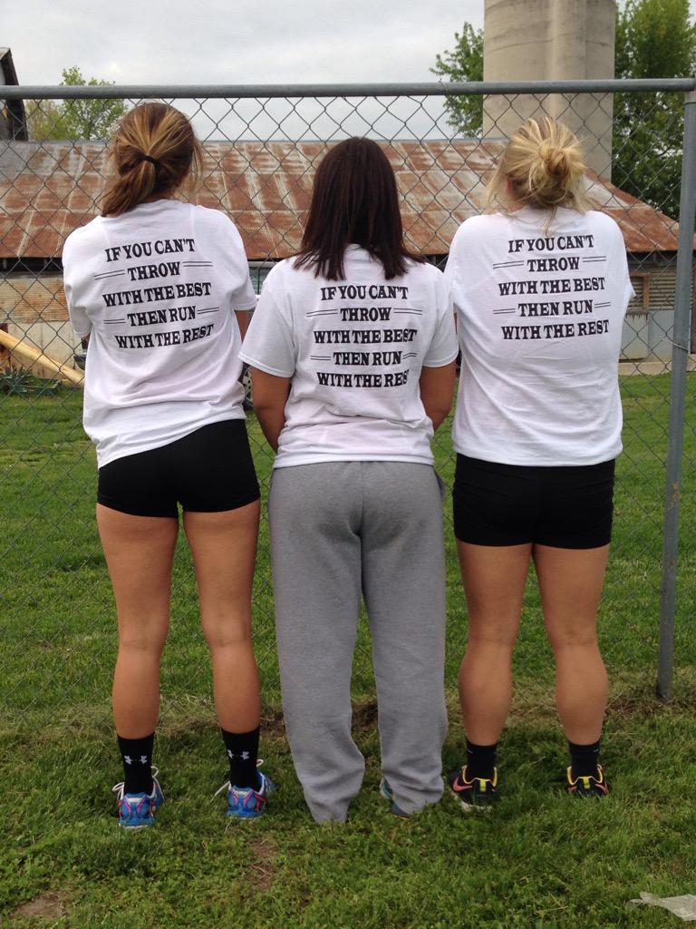 erinpsajdl's tweet photo. if you can't throw with the best then run with the rest😏 @Katrin_Mcgriff @d_keylee #cjtrack http://t.co/mBnt6eZxug