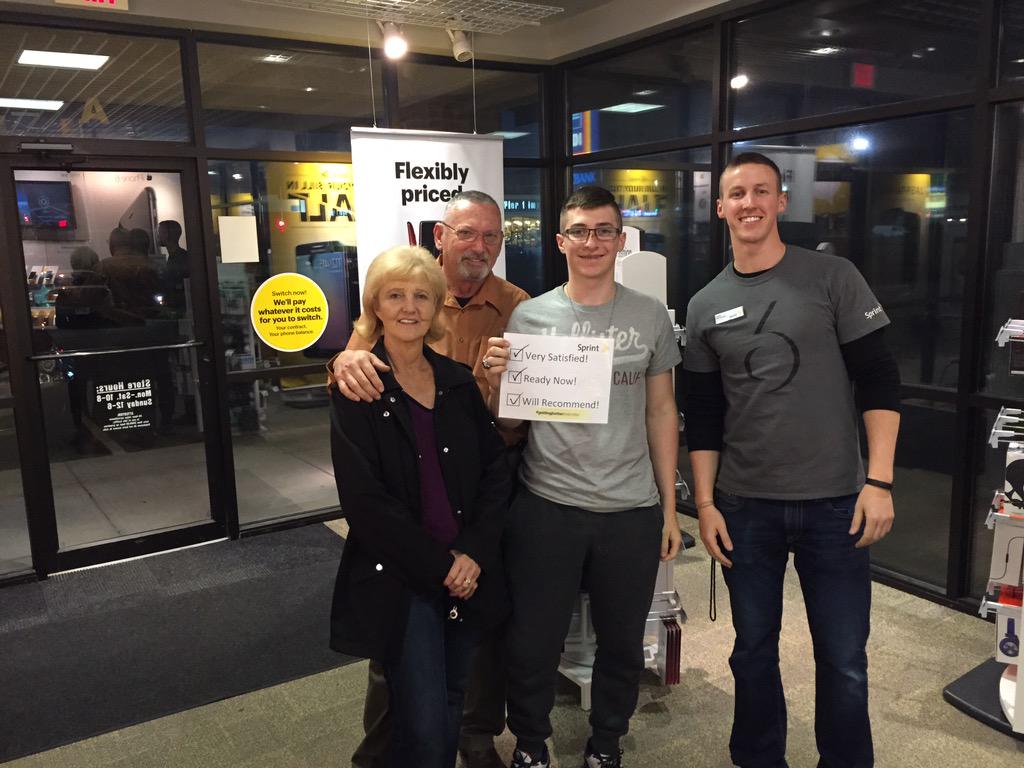 kixtgames's tweet photo. @akisselv @ChappySprint @JakeRichards88 #gettingbettereveryday 5 lines from The big V! Thanks Verizon! http://t.co/S5aQKDaF8F