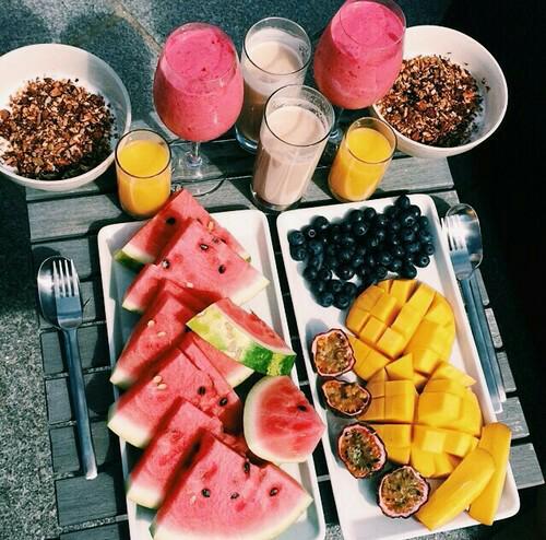 topislamicnet's tweet photo. Various verses and texts within Islam promote the eating of healthy wholesome food and eating in moderation. https://t.co/uS3DFfWHjA