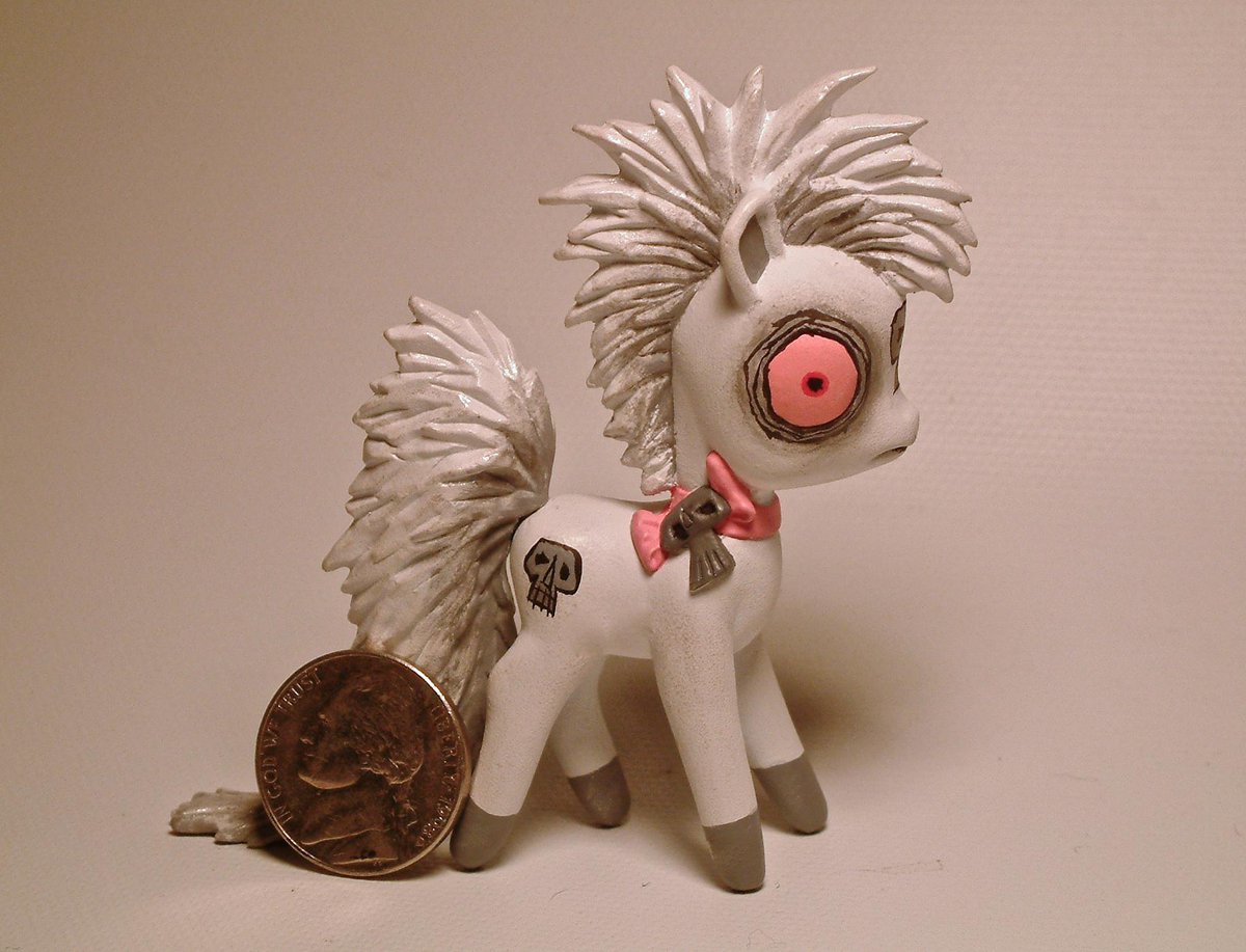 Vamplets's tweet photo. RT if you think Mini-Vamplets belong in the mortal world! #miniGhostPony #ghostponies #blush #vamplets #mini http://t.co/QFf5W7uaa0