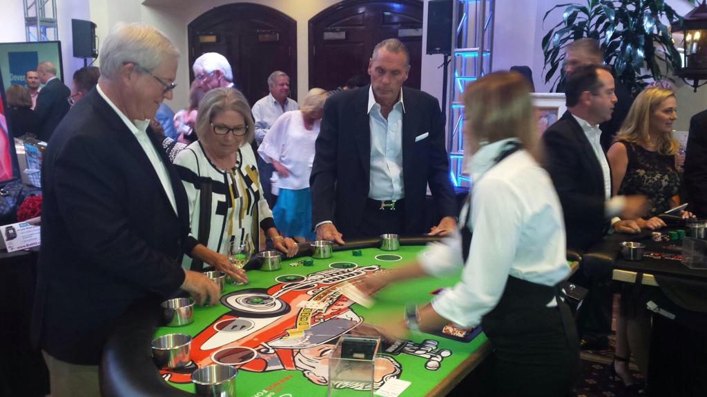SupportBarrow's tweet photo. #LGFFG gala is underway! Hope you all have a great "Evening in Monte Carlo" raising $ for @BarrowNeuro & St. Joseph's http://t.co/6vDTIQBoK3