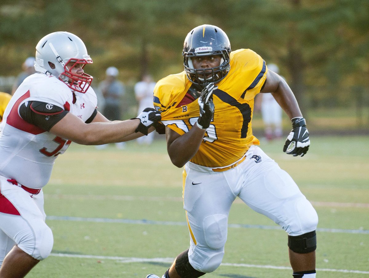 HBKamaree's tweet photo. "@BigGuy_Probs: Beating a guy so bad that he holds the shit out of you <<< #DLineProbs http://t.co/pNVjShdN5X" @Im_Jonesy57 you every time