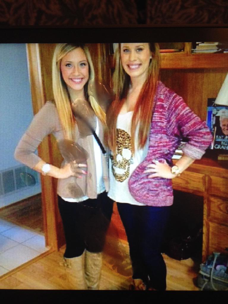 BiCumtributer's tweet photo. @hallallie1 couldn't resist how hot you look! Love the jeans/boots look! Totally hot! #cumtribute #hottie #followback http://t.co/1X0ZOc72tZ