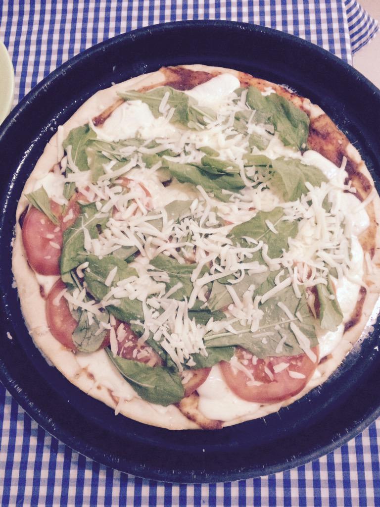 AnttonellaLo's tweet photo. Que rico me cocina mi novio 😊 @TinchoDuve http://t.co/6WQa9O9358