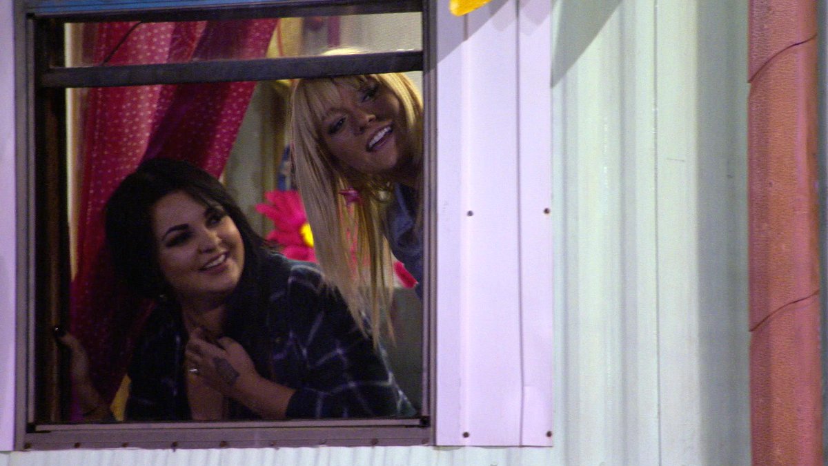 MyrtleManorTLC's tweet photo. Don't go anywhere! The 2nd hour starts NOW! #MyrtleManor #SeasonFinale http://t.co/YHIU2DPLUu