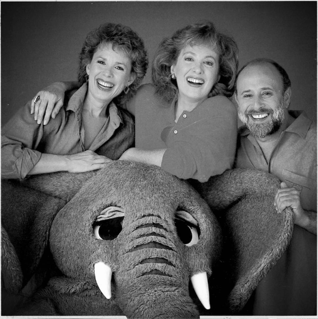 chaptersindigo's tweet image. We say goodbye to part of the magic of our childhoods today. #RIP Lois Lilienstein
indg.ca/1r9W