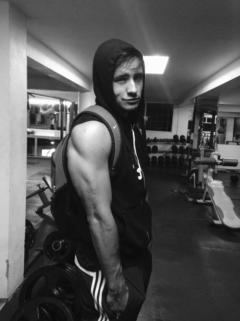 enriquemontano1's tweet photo. Thursday night 👊 #preBD #picoftheday http://t.co/IDQEvMBoLL