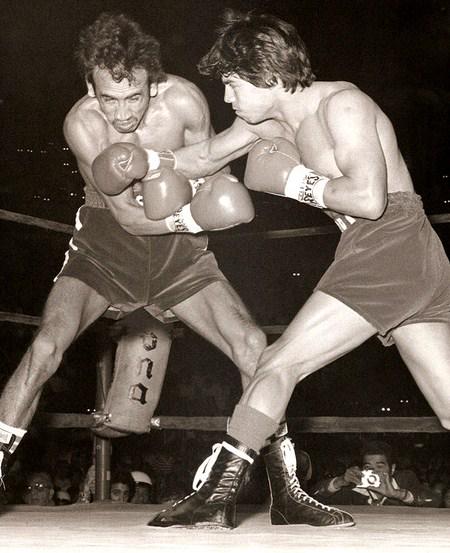 TheFightCity's tweet image. And bad blood between the two camps added some extra intrigue. thefightcity.com/april-23-1977-… #boxing #boxinghistory #Mexico
