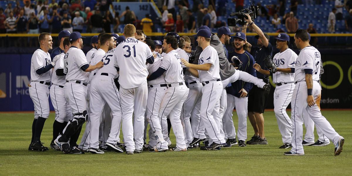 RaysBaseball's tweet photo. Garden party. #RaysUp http://t.co/RObFGBu6TT