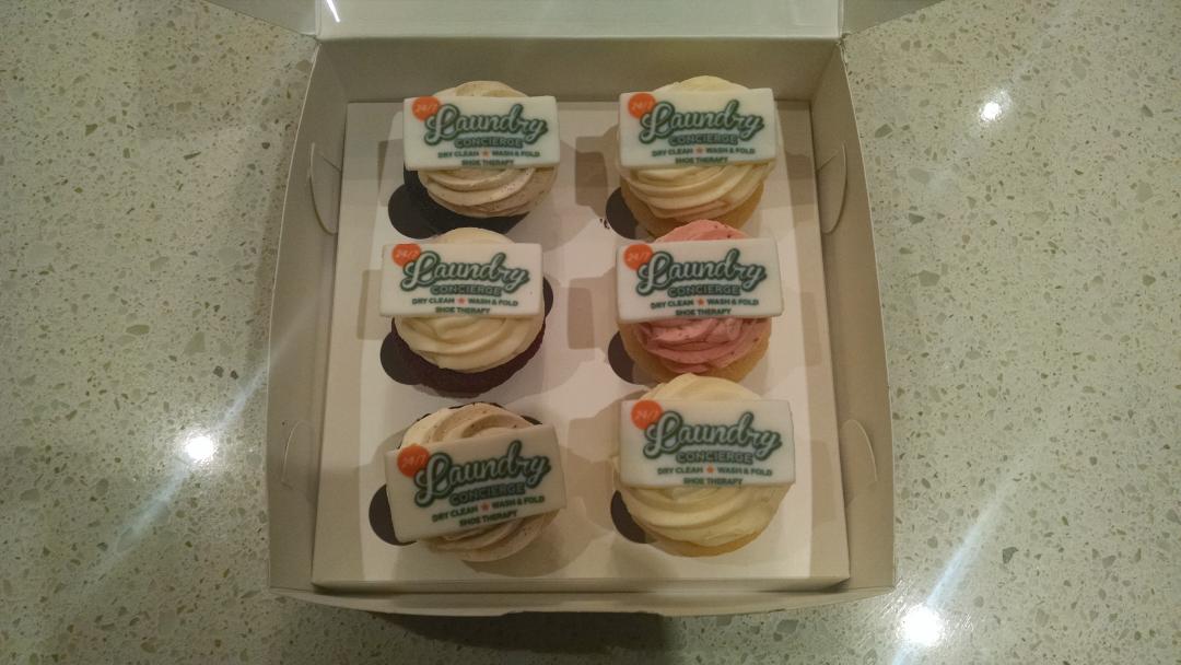 LaundRConcierge's tweet image. Great event at #Minto775 with our friend @morenochris and fab cupcakes from @prairiegirlbake. The few left for us!