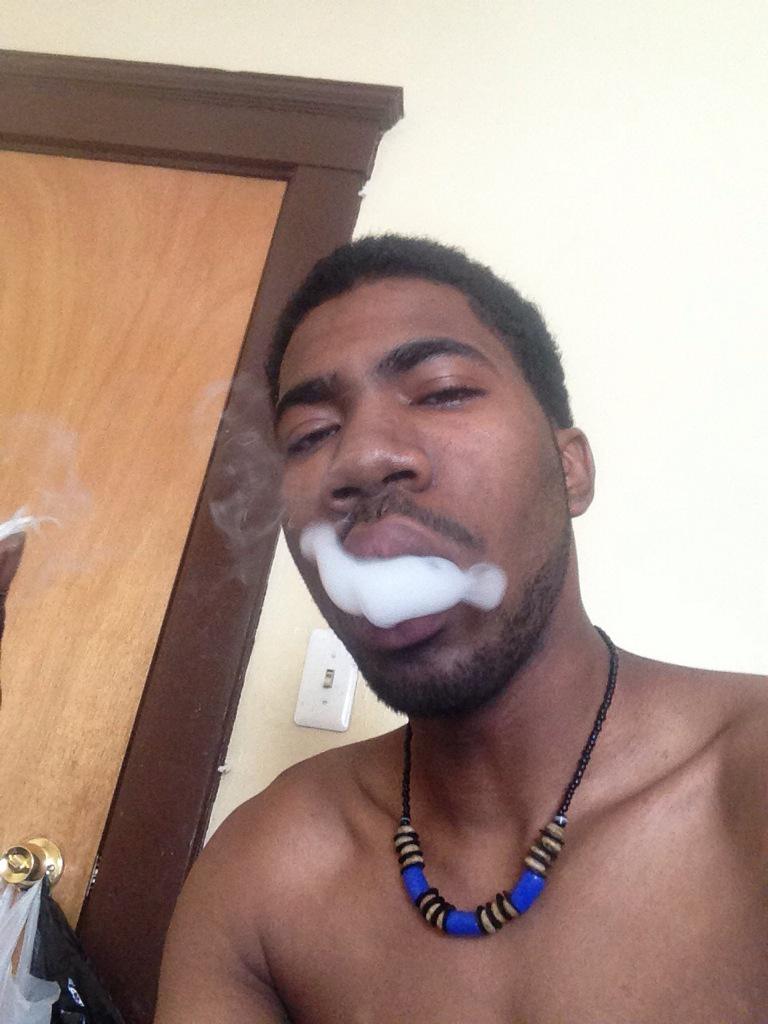 rasta_thugz's tweet photo. http://t.co/2HZiRbcaA2