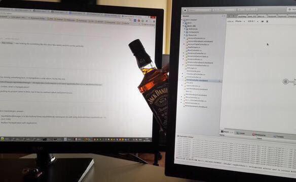 cecilyperez's tweet photo. “@OverlyManlyMann: No Jack, not now, I'm working. http://t.co/dRaL8GLLwz” dammit jack 😂