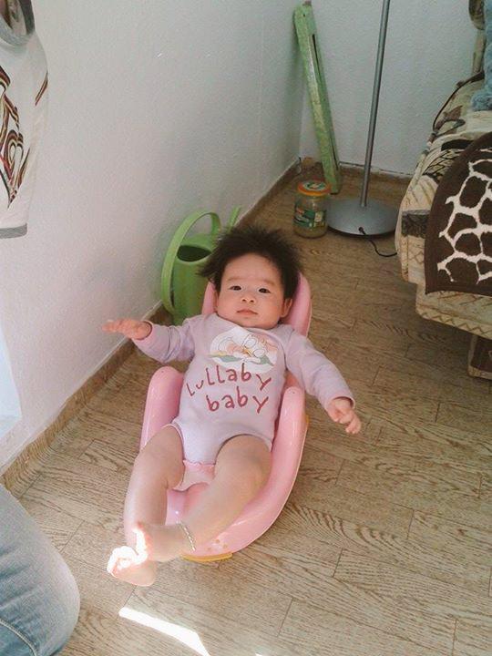 TuChauPham's tweet photo. My niece ^^ http://t.co/A6UayWxU8H