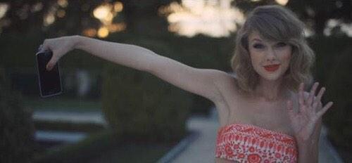 when u don’t get a text back but u see them posting on social media