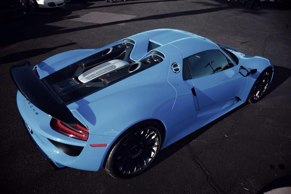 Wealth_LifeStyl's tweet photo. Porsche 918 http://t.co/UQiM3xbGTF