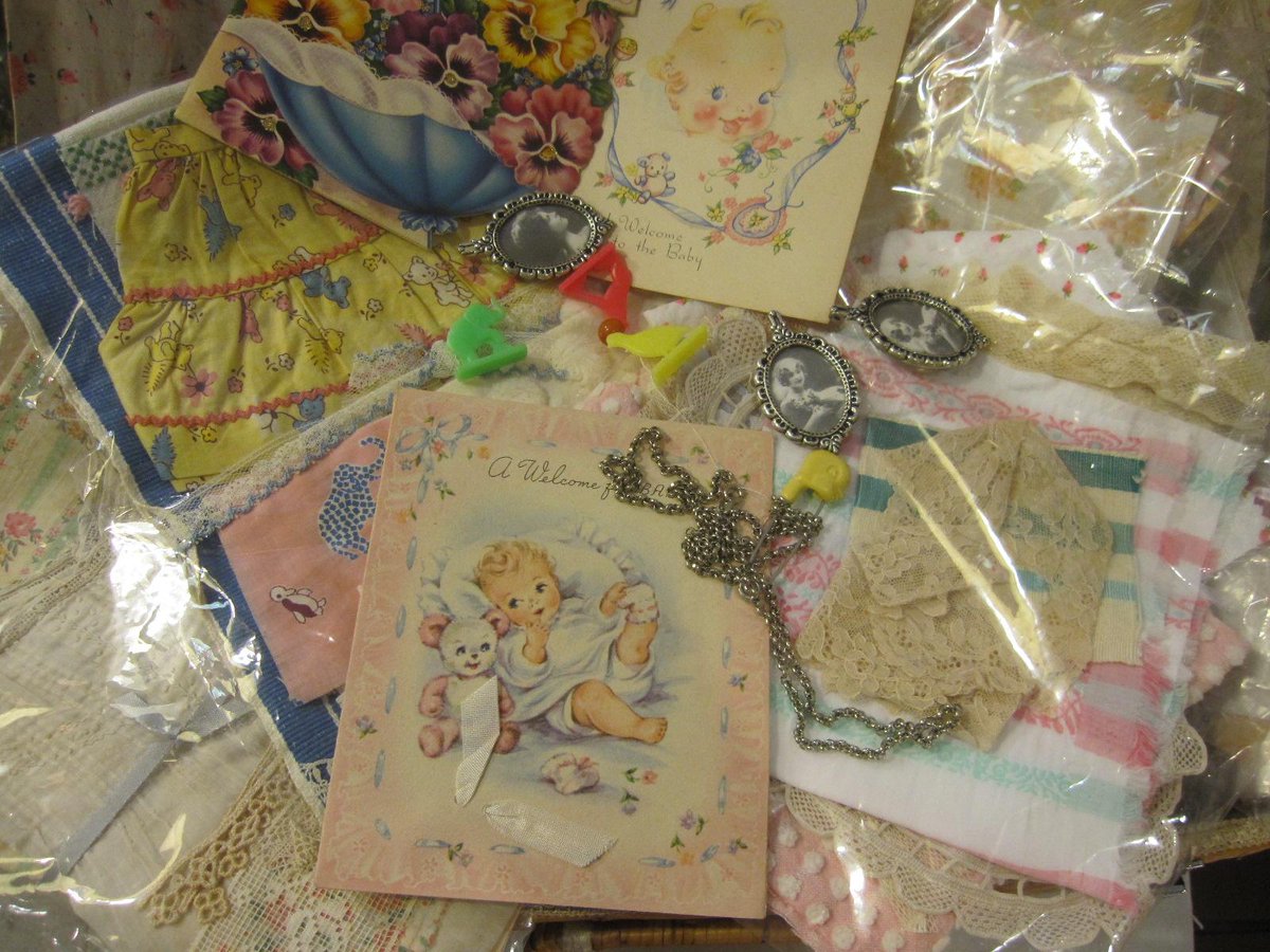 AmanojaKu620's tweet photo. ★拡散希望★
２５日、２６日はAmanojaKu蚤の市！
高円寺大道芸もあります！フリマ感覚の蚤の市です！
ぜひお気軽にお立ち寄りください～～ http://t.co/A28FAlJrbH
