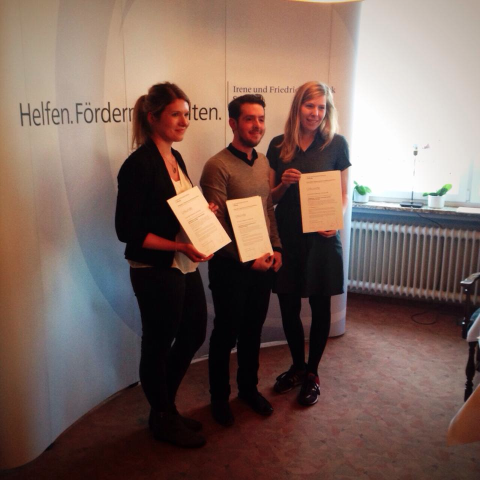 deskaround's tweet photo. Schöner Abend im kleinen Tostedt bei Hamburg. Danke an die Vorwerk-Stiftung für diesen Förderpreis! #StolzWieOscar http://t.co/7p4UTdLLGh